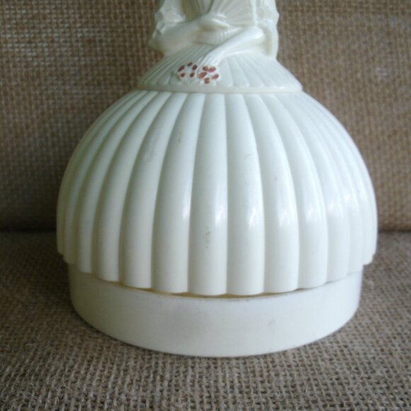 Vintage Southern Belle Plastic Sewing Caddy Figurine - Picture 10 of 16